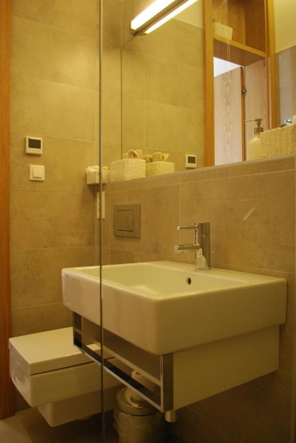 Stylish Studios Apartment In The City Center With Air Conditioning Budapest Kültér fotó